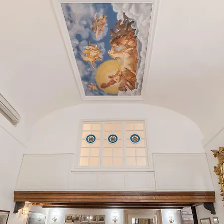 Campitelli Fascinating * Rome